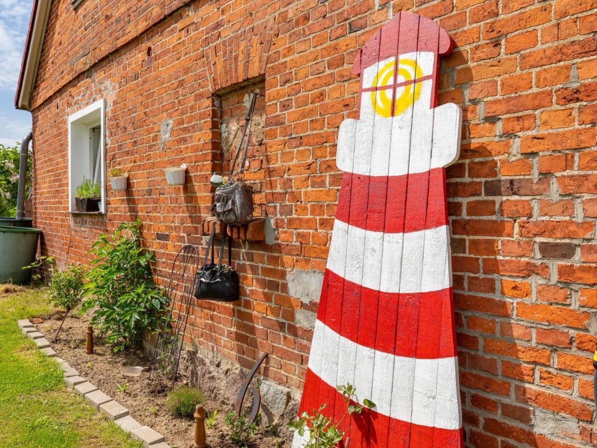Snug Holiday Home In Divitz Spoldershagen Near Skydiving Esterno foto